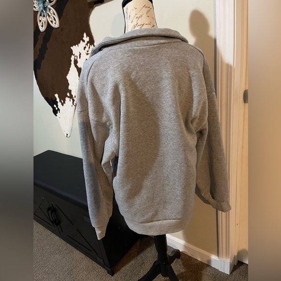 SHEIN Gray Sweater with Horse Print - Picture 3 of 8